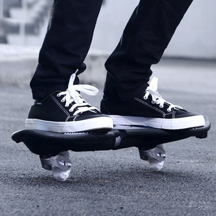Skateboard Luminoso a Due Ruote con Design Vulcan Pattern