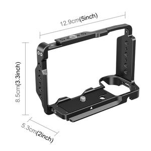 Cage stabilisatrice métallique PULUZ pour appareil photo Sony ZV-E10 II – Alliage d'aluminium de qualité aéronautique, compatible avec les accessoires, le support de trépied et les microphones.